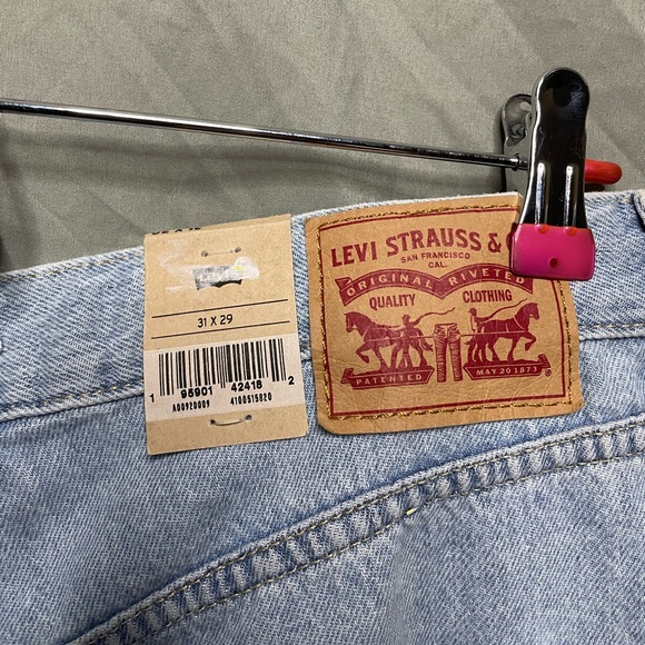 LEVI’S HIGH WAISTED STRAIGHT JEANS - Picture 4 of 4